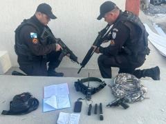 PMs prendem homem portando pistola e carregadres em São Gonçalo